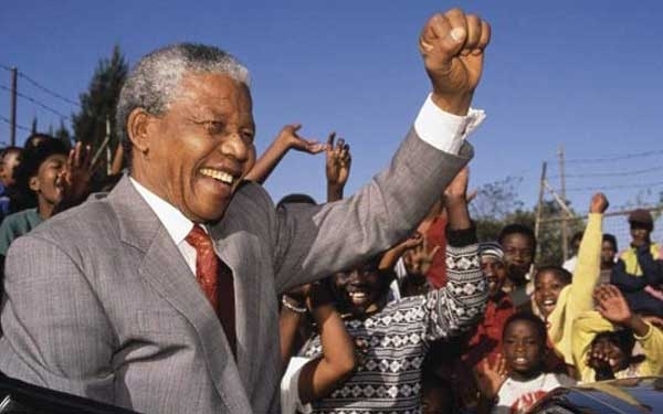 Murió Nelson Mandela, un emblemático defensor de la democracia y de los derechos humanos