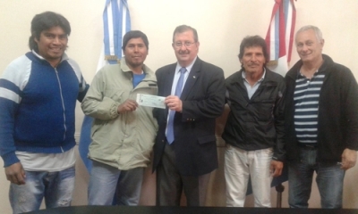 El senador Cappielo entregó subsidios a la comunidad Qom de Baigorria