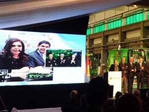  "Hay que cuidar los intereses de los que trabajan e invierten en el país", afirmó Cristina 