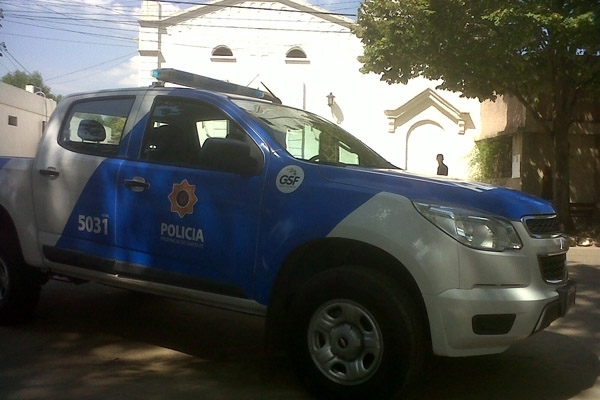Lamberto entregó una camioneta a la policía de Baigorria