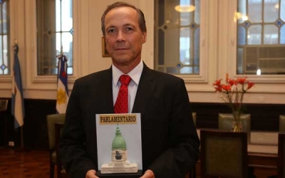 Giustiniani recibió el premio al "Mejor Senador del año"