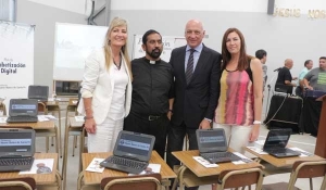 La Fundación Nuevo Banco de Santa Fe instaló un aula digital en la comunidad del Padre Ignacio