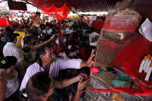 Unos 700 mil devotos visitaron Corrientes para participar del homenaje al Gauchito Gil  