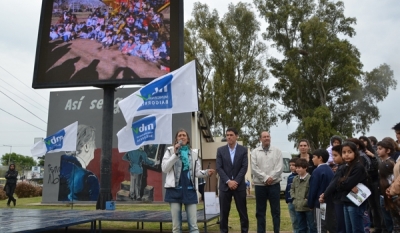 Baigorria se emocionó con el "Himno Nacional" cantado por las escuelas