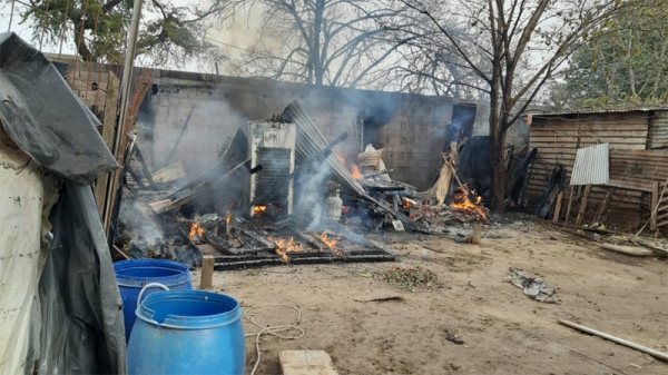 Se incendió una vivienda en Camino Muerto