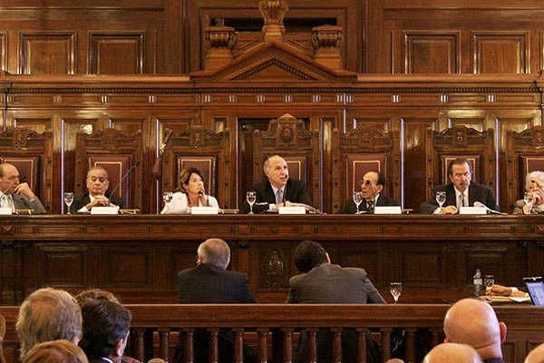 Ley de Medios: la Corte rechazó extender la cautelar de Clarín 