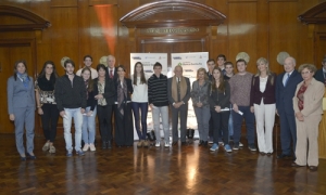 La Fundación Banco Santa Fe otorgó becas de estudios y distinguió a sus voluntarios