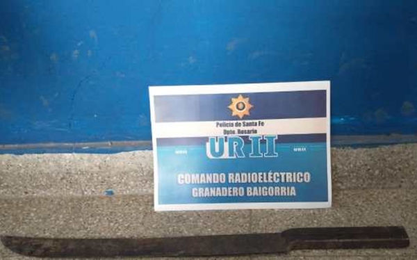 Entraron a robarle y le partió un machetazo en la cabeza a uno de los agresores