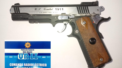 Dos detenidos en Baigorria tras descartar un arma de aire comprimido