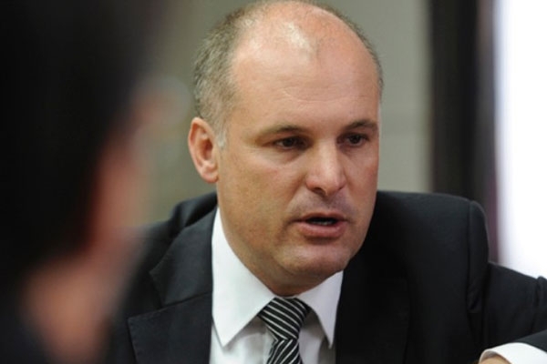 “La candidatura de Palo Oliver interpela a la rosca partidaria”