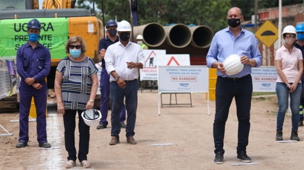Perotti y Alberto Fernández presentaron obras de saneamiento que se realizan en la ciudad de Esperanza