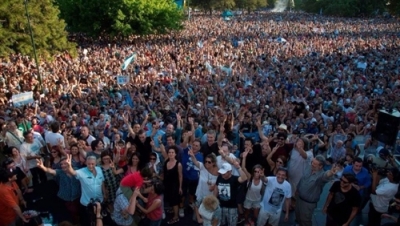 Gran acto en Rosario en defensa de la Ley de Medios
