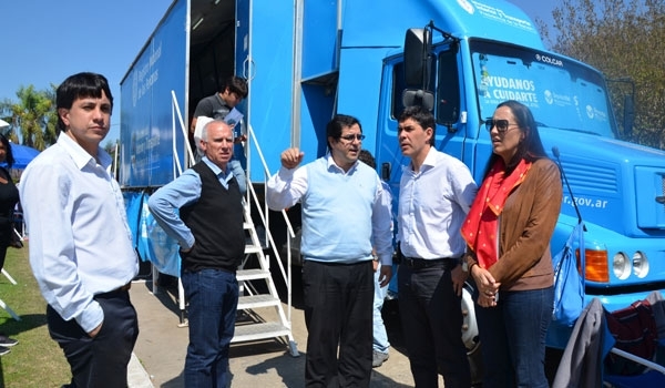 Ramos visitó el Aerodrómo de San Justo y el camión de DNI en Reconquista