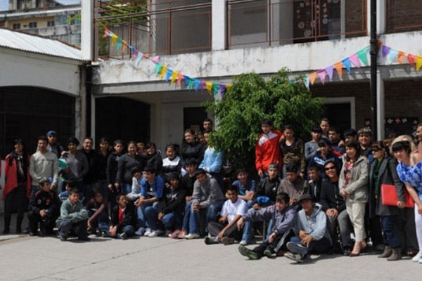 Premiaron a la escuela rosarina que rinde homenaje a una joven desaparecida 