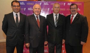 Magagnini y Bertuzzi junto a Lisfchitz en acto de presentación de la precandidatura a senador departamental de Miguel Cappiello