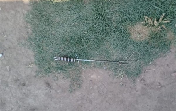 Lo intentó apuñalar con un tenedor parrillero