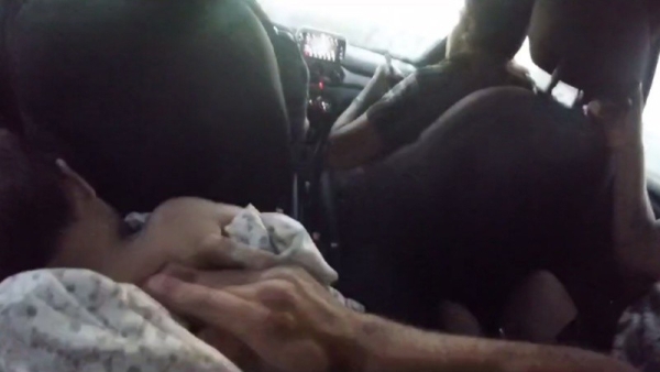 Policías auxiliaron a un bebé, lo llevaron al hospital y lograron reanimarlo tras ahogamiento