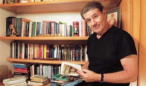 Víctor Hugo presentará su nuevo libro en Rosario