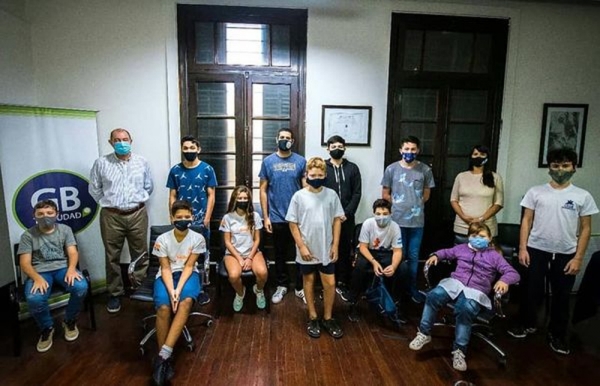 Ajedrecistas de Granadero Baigorria celebraron el día del Ajedrez Escolar con autoridades municipales