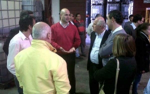 Caminata frentista en barrios de la ciudad