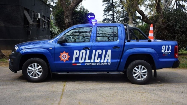 Le robó el teléfono a su ex pareja y luego regresó para golpearla