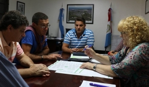 Funcionarios municipales recibieron al Centro de Comerciantes