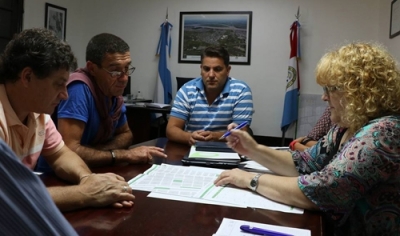 Funcionarios municipales recibieron al Centro de Comerciantes