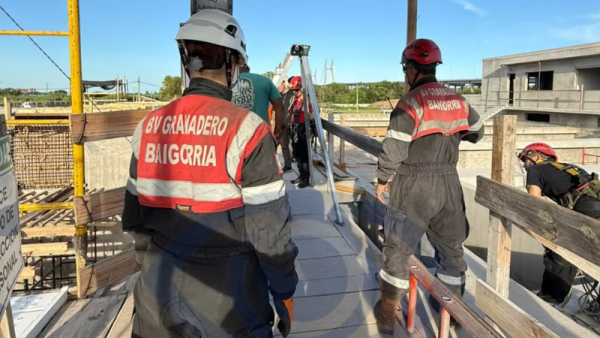 Un obrero cayó en un pozo en el Acueducto Gran Rosario
