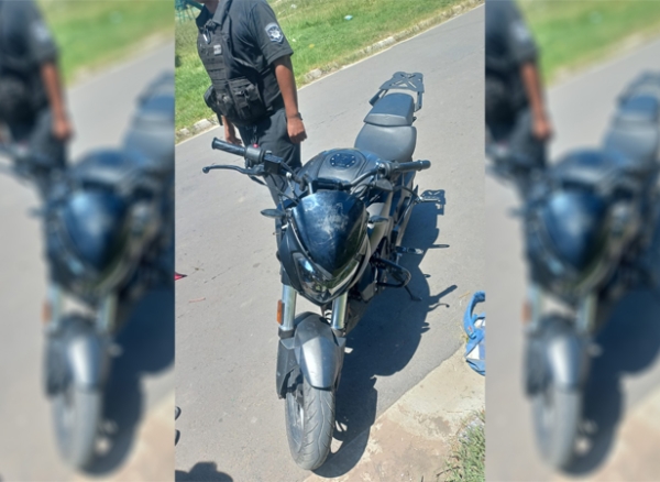 Tres adolescentes detenidos por circular con una moto robada