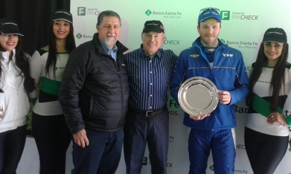Agustín Canapino hizo doblete en el callejero y se llevó la Copa Banco de Santa Fe
