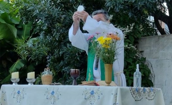 Cumple 45 años de sacerdocio el padre Gabriel del Paso