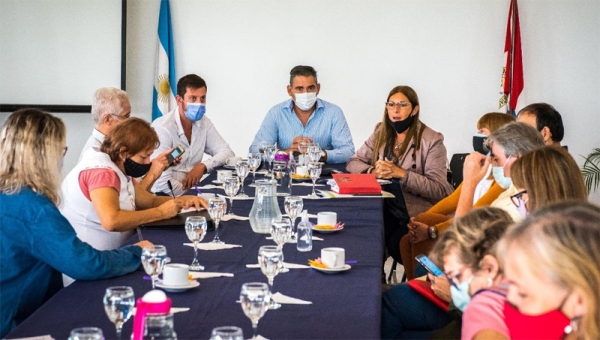 Reunión con docentes baigorrienses