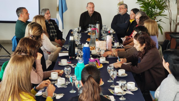 Maglia presentó un moderno sistema de contacto con docentes de Baigorria