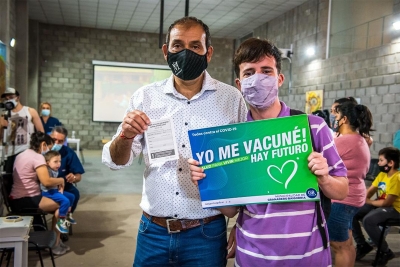 Rosales visitó el vacunatorio de Baigorria: "Se respira esperanza"