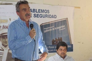 Rossi dialogó sobre seguridad con vecinos de Villa del Parque