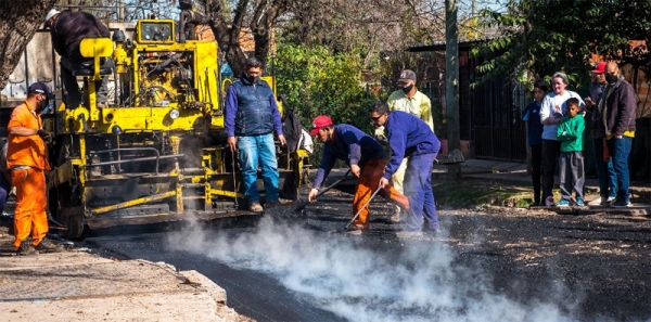Pavimentan calle Dorrego en San Fernando