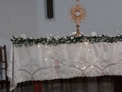 Roban el mantel del altar de la parroquia San Pedro