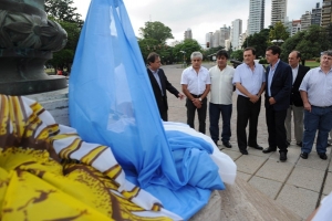 Recordaron a Néstor Ferraza en el Monumento a la Bandera