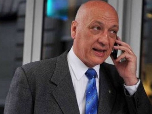 Bonfatti cree que si no se vota la reforma tributaria "pagará los platos rotos la población" 