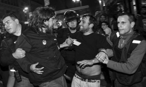 Periodista detenido: "Cuando me detuvieron me golpearon la cabeza contra el piso"