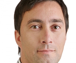 “Creo que hace falta ser más humanos y menos políticos”