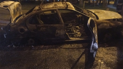 Un Renaualt Megane se incendió en San Miguel