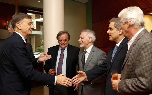 Binner se reunió con empresarios de la Cámara Española de Comercio