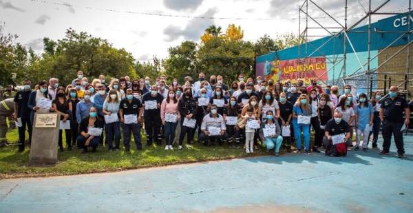 Maglia encabezó un reconocimiento al personal que luchó en la ciudad contra la pandemia
