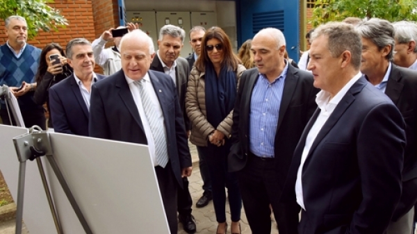Lifschitz recorrió el Centro de Distribución de Aguas Santafesinas en Capitán Bermúdez