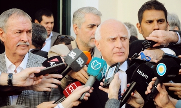Lifschitz y otros 20 gobernadores rechazaron la pretensión de Buenos Aires de ampliar el Fondo del Conurbano