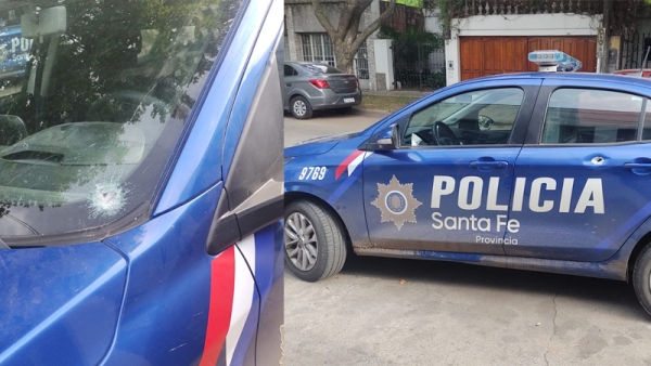 Balean un móvil policial en Remanso Valerio