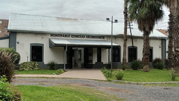 Crisis en el Concejo: sin sueldos y con la autarquía trabada a dos meses del recambio de autoridades