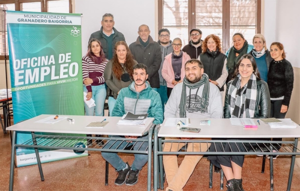 Maglia participó de la entrega de tarjetas para beneficiarios del Santa Fe Más
