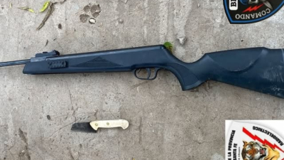 Amenazó a su madre y a su hermana con un cuchillo y un rifle